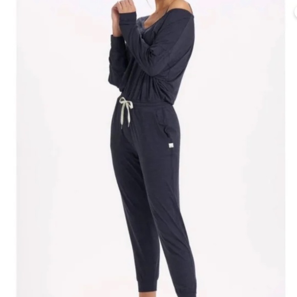 VUORI Lux Long Sleeve V-Neck Jogger Jumpsuit Midnight Heather Blue - Picture 1 of 10